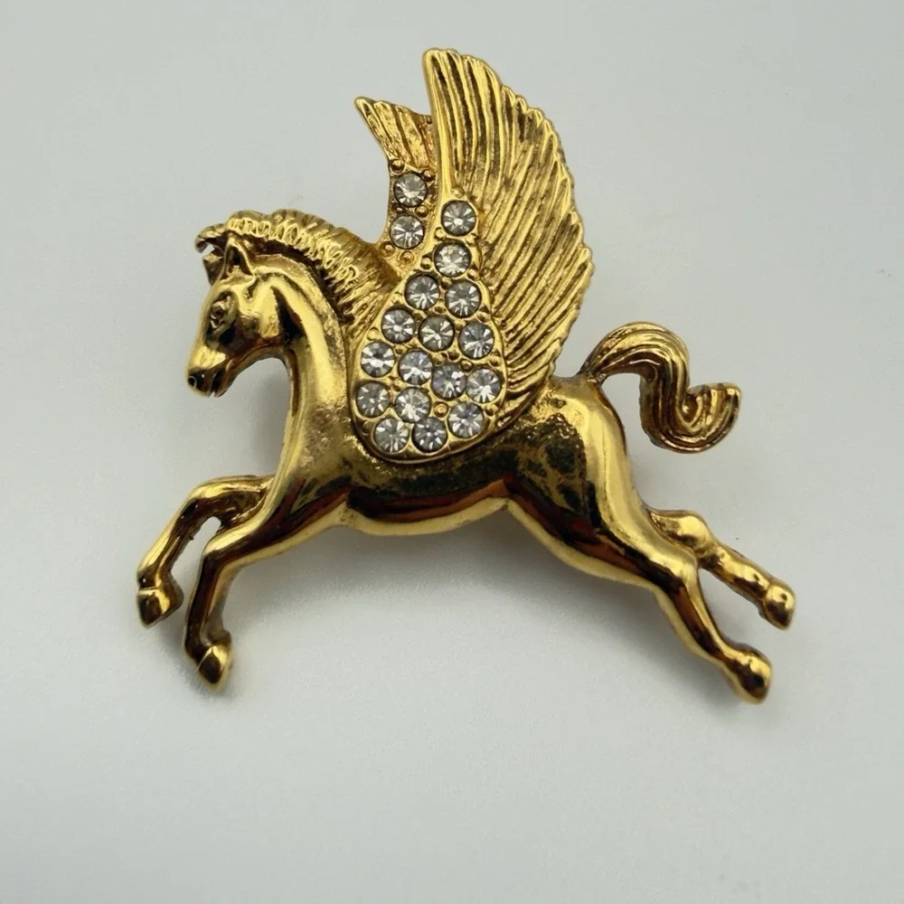 1928 Jewelry Pegasus Winged Horse Brooch Gold Tone Rhinestone Pin